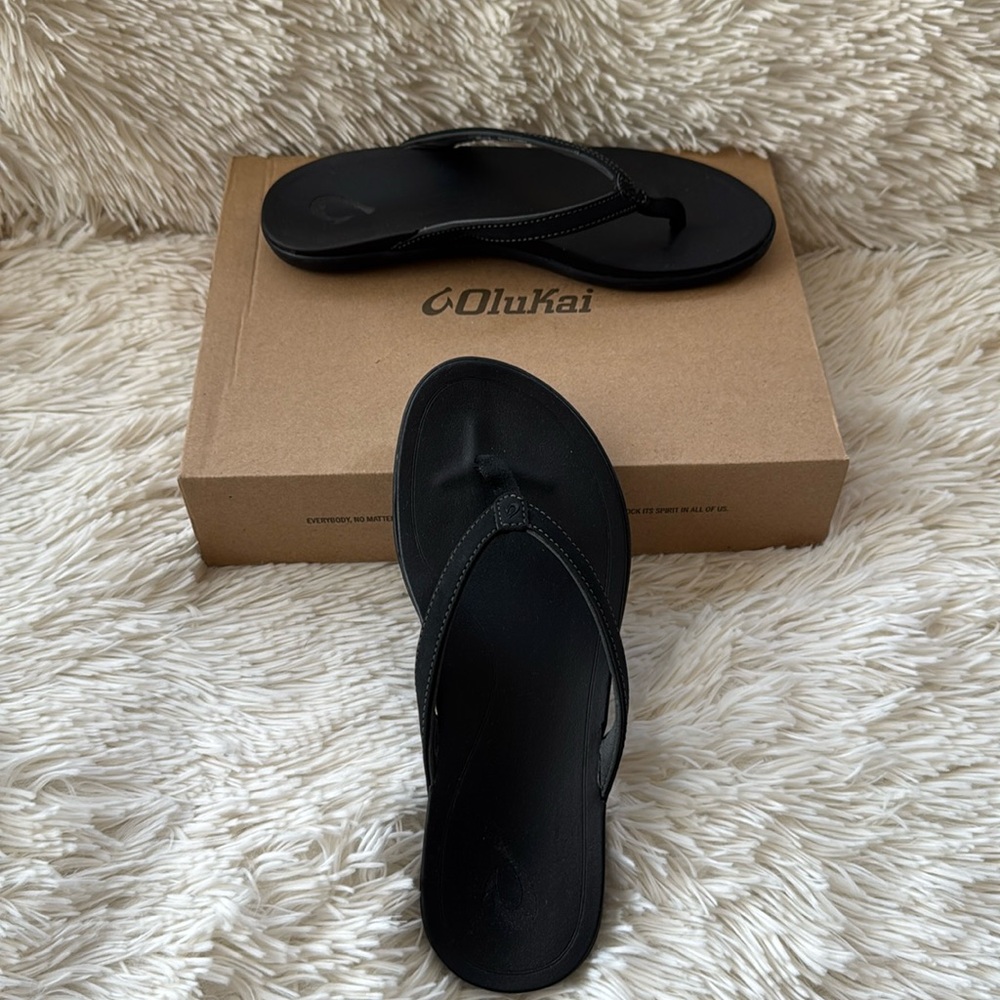 Olukai Ho'Opio Flip Flop Sandals - Picture 2 of 6